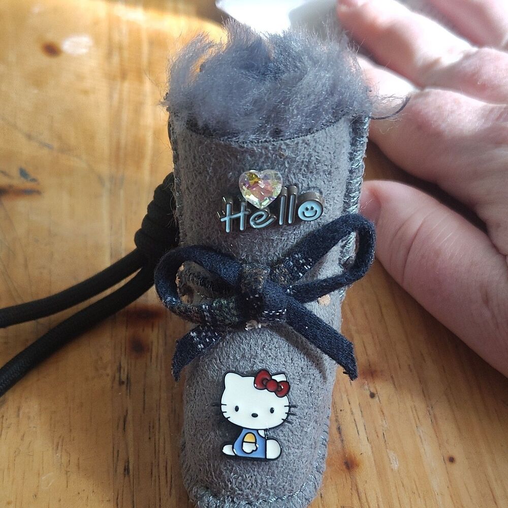 Hello Kitty Clip-On Boot Keychain Plush Fabric/Metal Gray Black